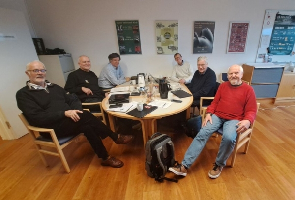 Første møde i Nærum: Steen Rode-Møller, Frederik Madsen, Michael Deichmann, Johnny Rasmussen, Ole Lauritsen og Jørgen Burchart