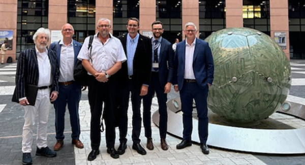 De Motorhistorisk organisationer til møde i EU, med FIVA’s danske formand Lars Genild i spidsen