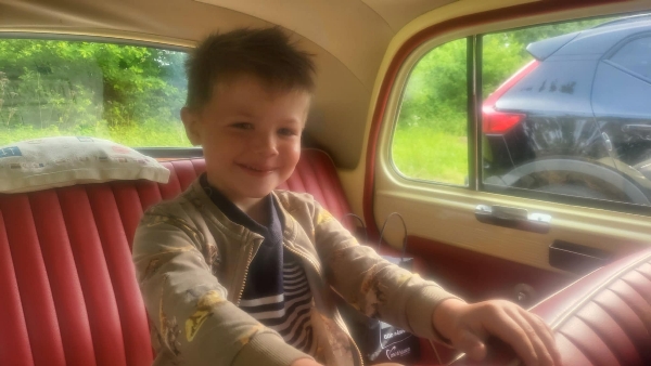 Måske er det ham her der skal arve bilnøglerne, og har tænkt sig at bruge dem på et tidspunkt?