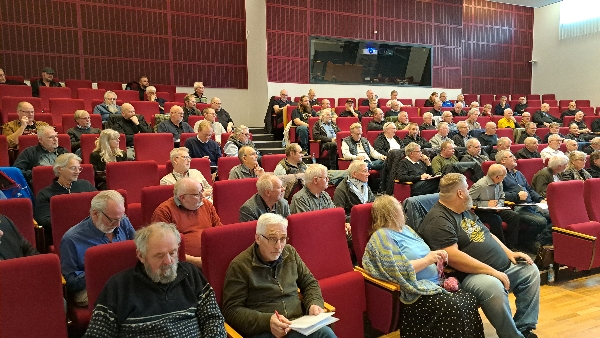 Der var rekorddeltagelse på Det Motorhistoriske Årsmøde 2025, og de nye faciliteter blev godt modtaget af alle.
