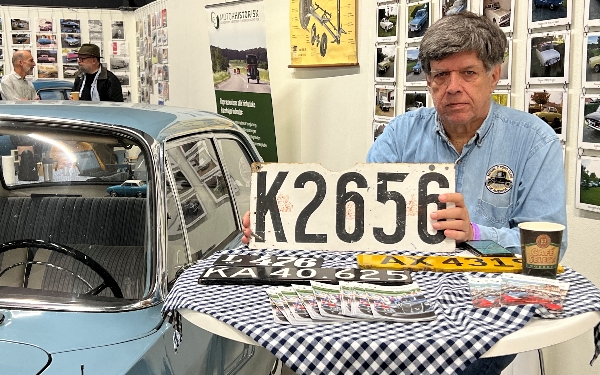 Michael Deichmann sidder klar i Fredericia til at hjælpe dig med en korrekt historisk nummerplade (Foto: Jørgen Kjær)