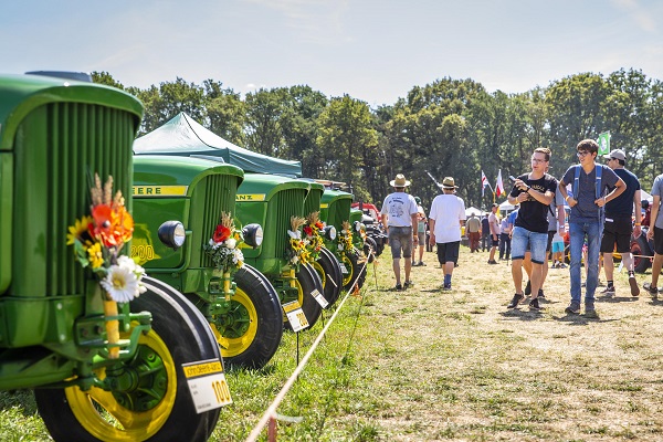 I den Hollandske by Panningen, skal der til sommer være FIVA verdensrally for historiske traktorer