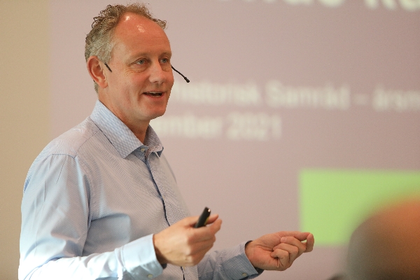 	Motorstyrelsens direktør Jørgen Rasmussen var årets oplægsholder på Det Motorhistoriske Årsmøde 2021. Præsentationen, og den efterfølgende spørgsmål/svar sektion, blev mødt med udbredt tilfredshed.